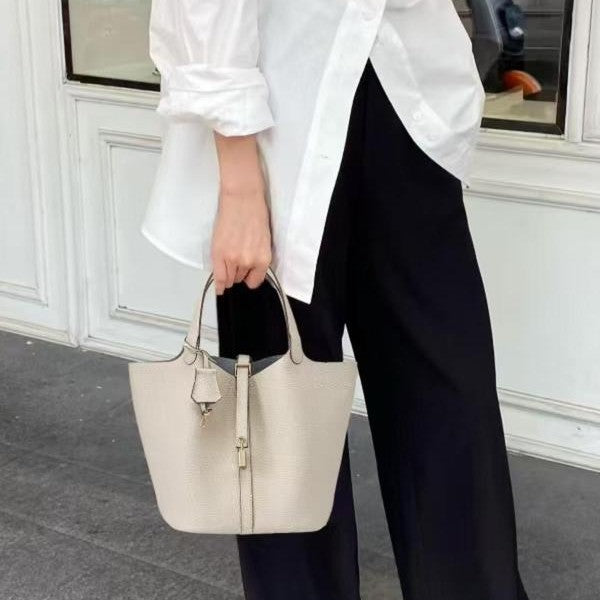 Elegant Kate Lock Bag: Pebbled Texture, Secure Closure, Versatile Shoulder Handbag