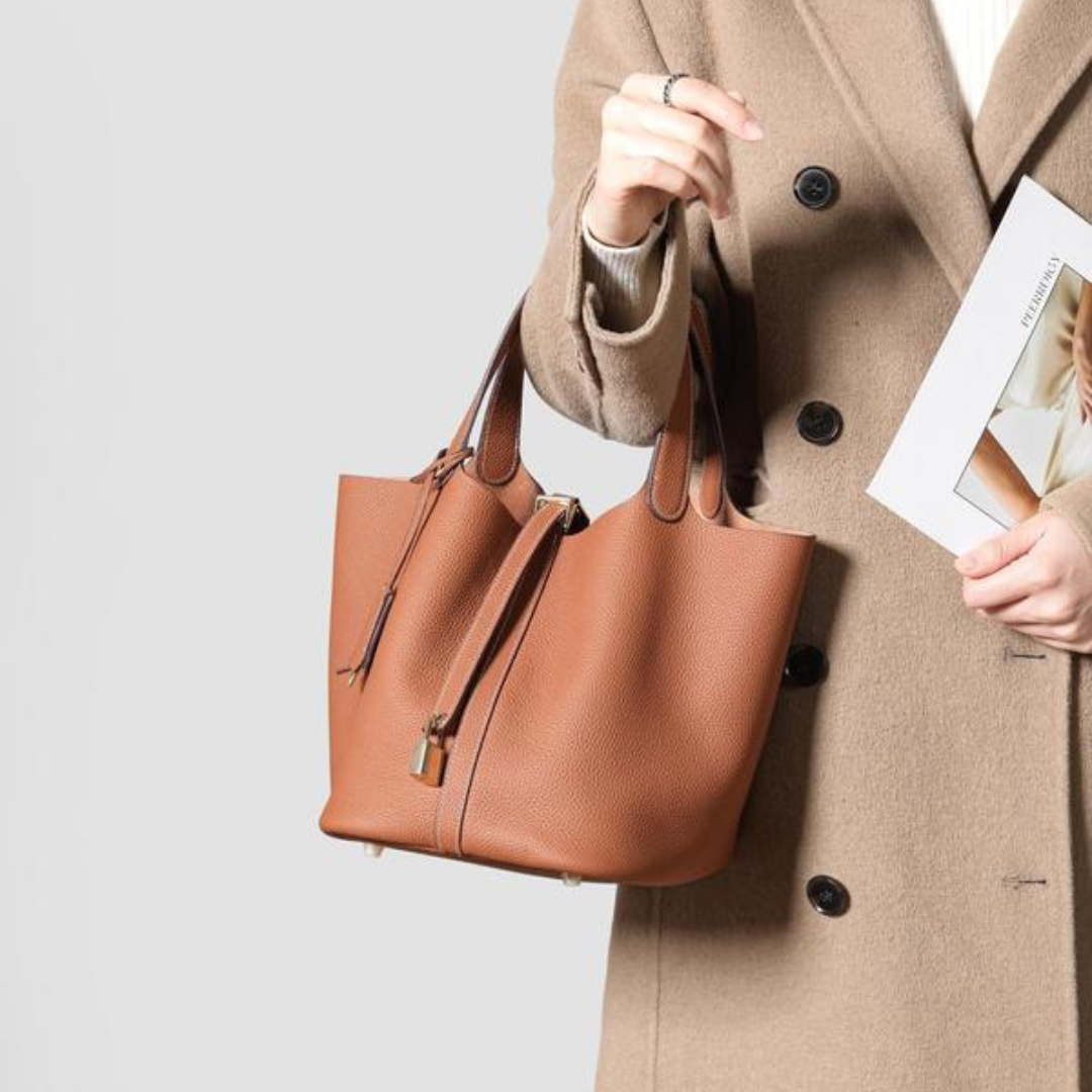 Elegant Kate Lock Bag: Pebbled Texture, Secure Closure, Versatile Shoulder Handbag