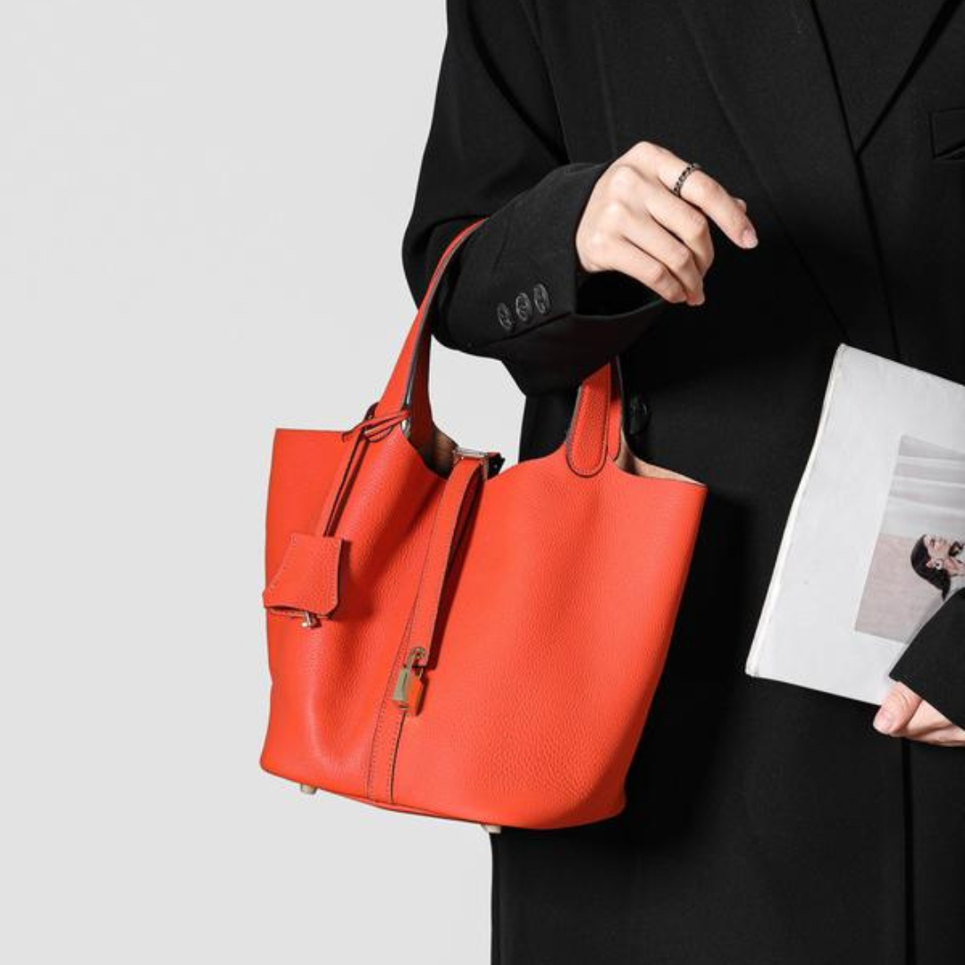 Elegant Kate Lock Bag: Pebbled Texture, Secure Closure, Versatile Shoulder Handbag